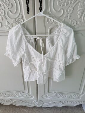 Sirius Los Angeles Women’s White Tie-Back Ruffled Crop Top